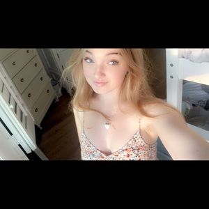 Meet your Posher, Ella